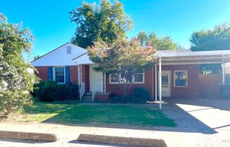 Remodeled Central Norman 3-bed 2-bath 2 Living Areas