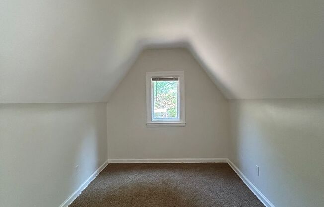 3 beds, 1 bath, $1,499