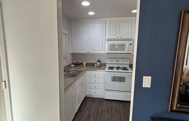 1 bed, 1 bath, 750 sqft, $2,340, Unit 1611