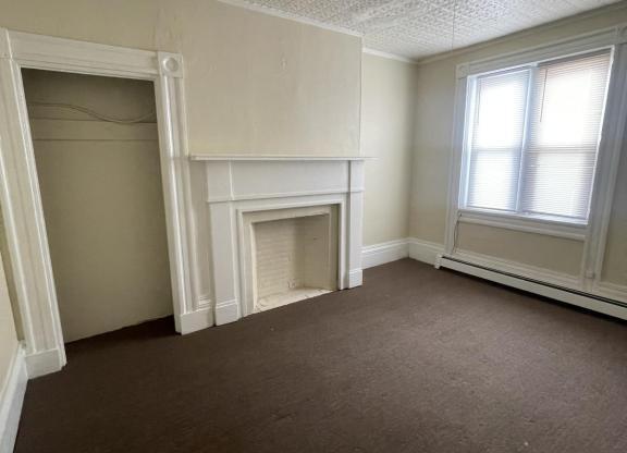 292 S MAIN ST