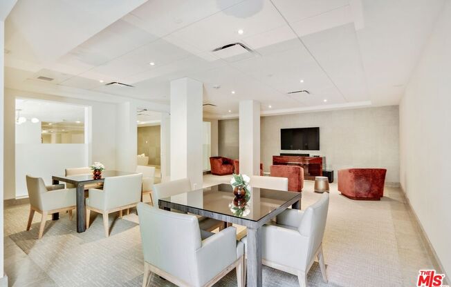 Studio, 1 bath, 405 sqft, $2,700, Unit 546