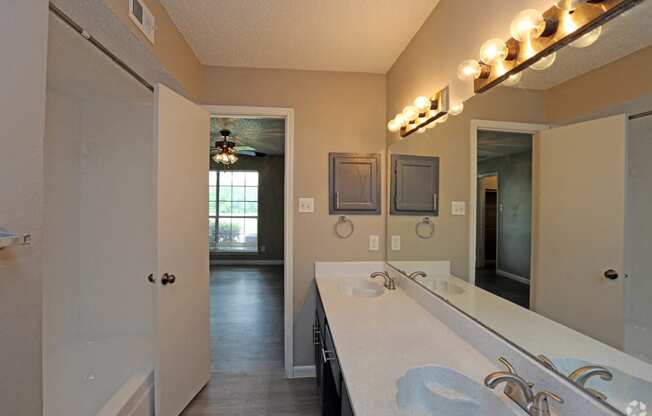 Fielders Crossing bathroom