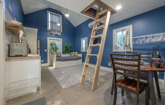 Furnished Loft Studio in Old Seminole Heights! All Utilities Included