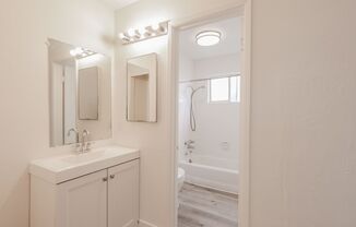 1 bed, 1 bath, 564 sqft, $1,375, Unit 02