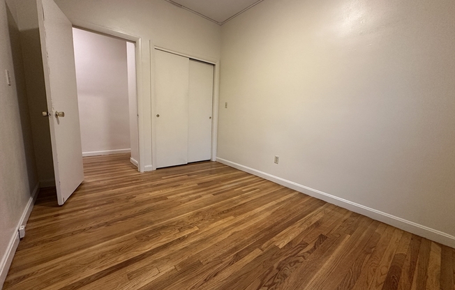 2 beds, 1 bath, 800 sqft, $2,995, Unit 26
