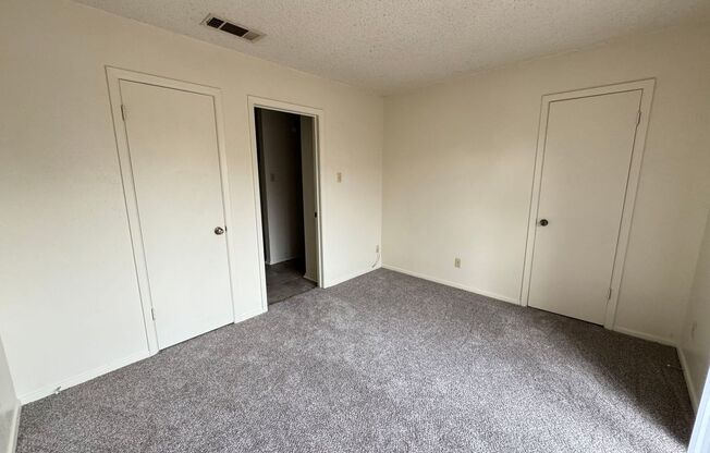 1 bed, 1 bath, $570, Unit Unit B