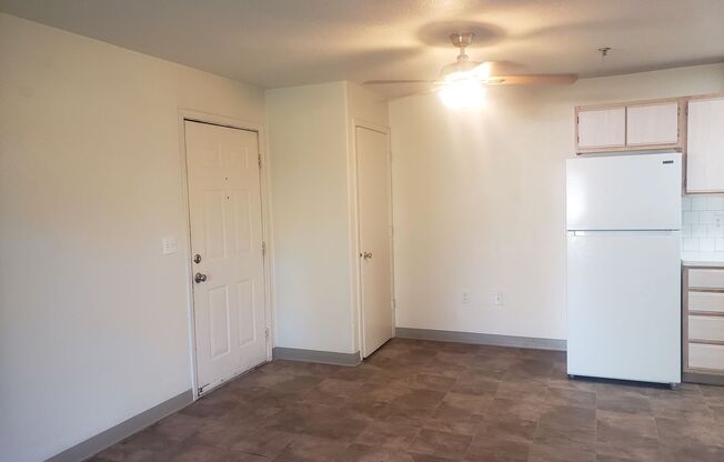 3 beds, 2 baths, $1,695, Unit 120 SE 143rd #1