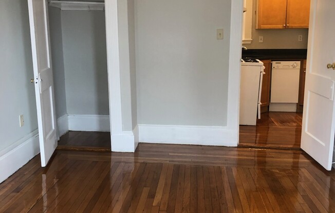 1 bed, 1 bath, , $3,700, Unit 39