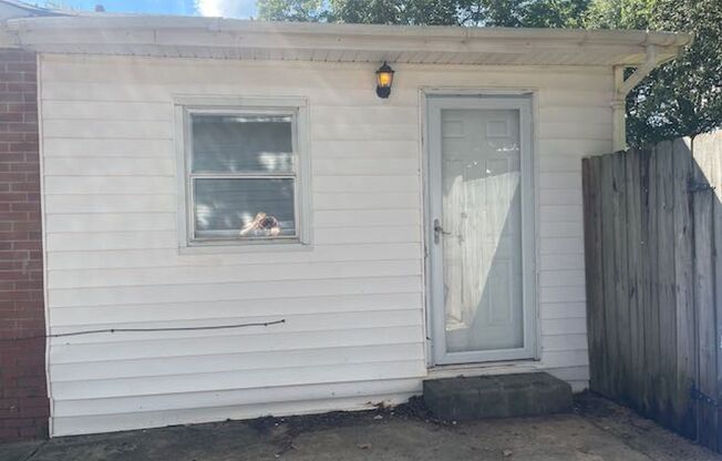 3 beds, 2 baths, $1,500