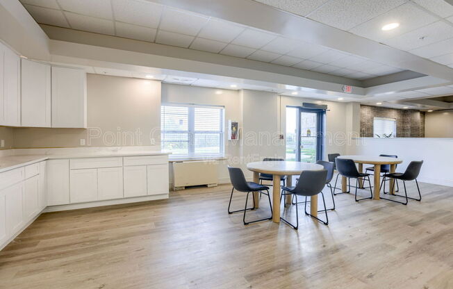 Studio, 1 bath, 329 sqft, $695, Unit 433