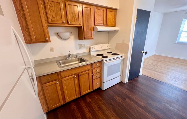 Packard Ave 2-Bedroom Apartment w/ Two Parking Spots