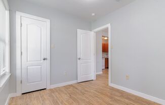 2 beds, 1 bath, $1,195, Unit Unit B