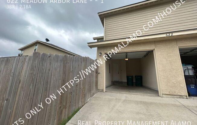 3 beds, 2.5 baths, 1,300 sqft, $1,549