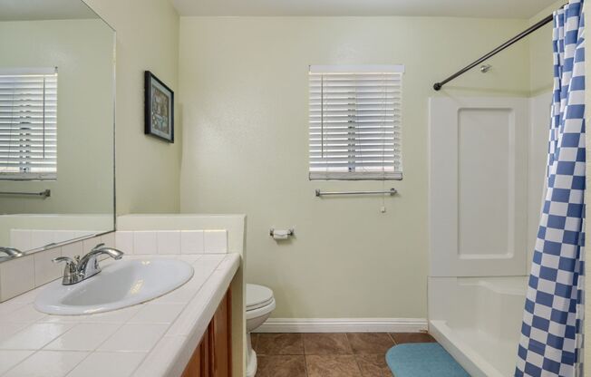 4 beds, 2.5 baths, $2,000