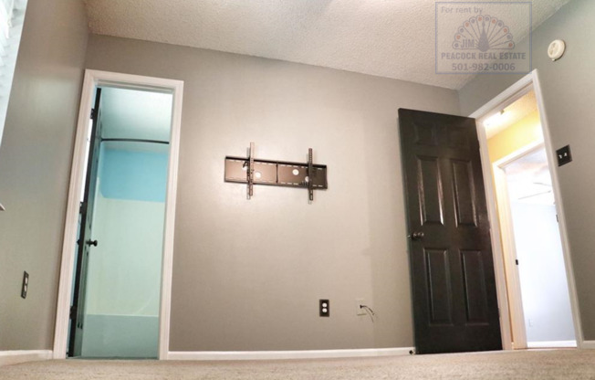 3 beds, 2 baths, $1,375