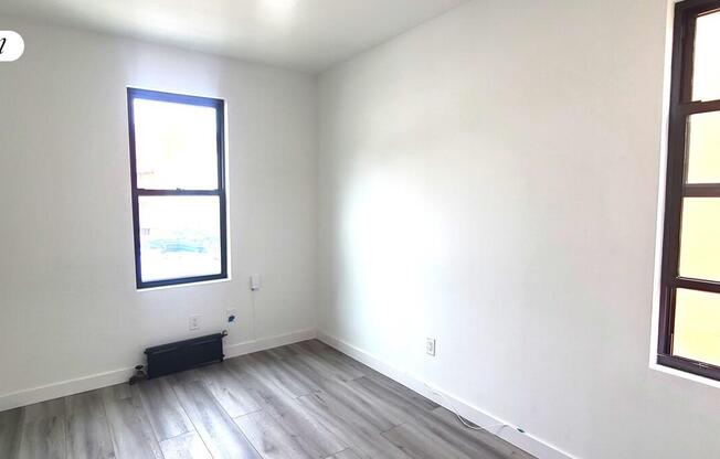 30 56 12 ST