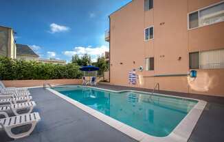 Apartment Building in Los Angeles Pool