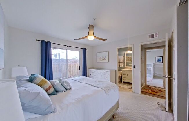 3 bedroom 2.5 bathroom townhome Down the street from the beach in San Clemente