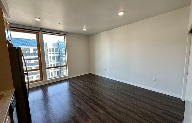 Studio, 1 bath, 430 sqft, $1,799, Unit Unit 612