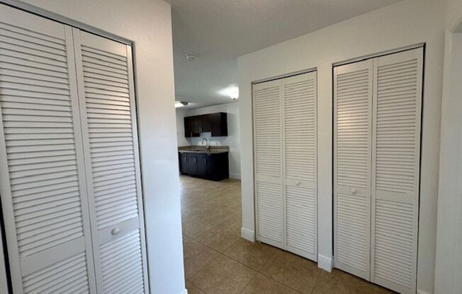 2 beds, 1 bath, 800 sqft, $1,925, Unit 224