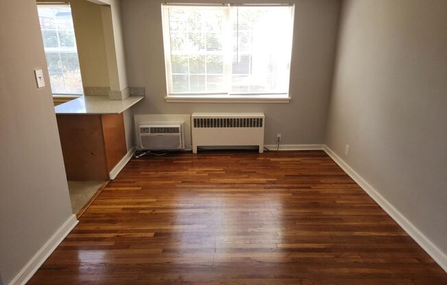 2 beds, 1 bath, 897 sqft, $2,385, Unit A-15