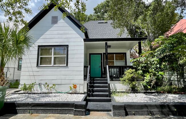 3 Bedroom 2 Bath House in the Heart of West Tampa!!