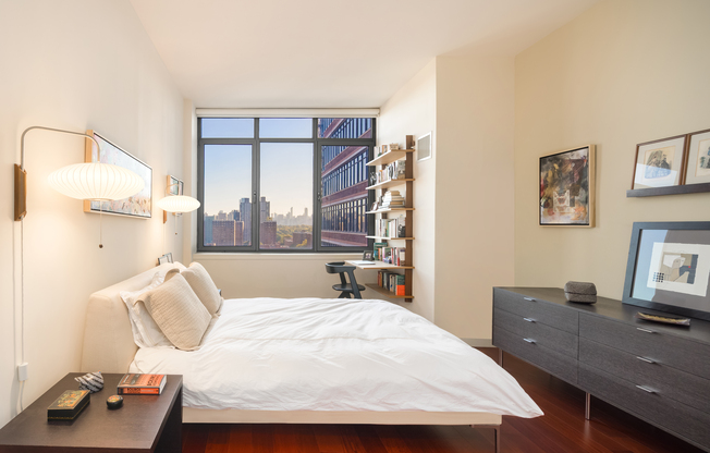 1 bed, 1 bath, 860 sqft, $4,000, Unit 15D