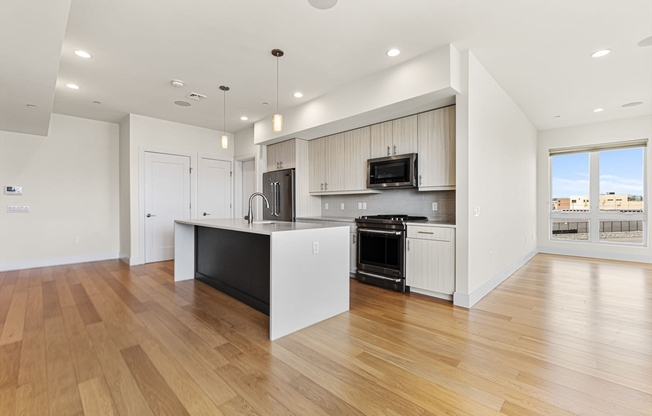488 DORCHESTER AVE