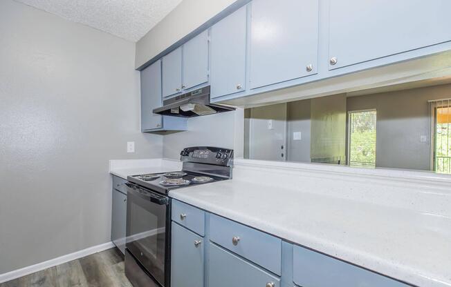 2 beds, 2 baths, 811 sqft, $1,105