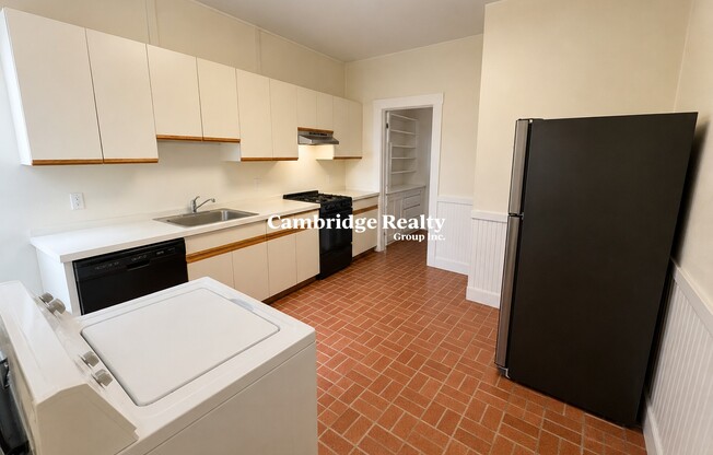 106 STRATHMORE RD