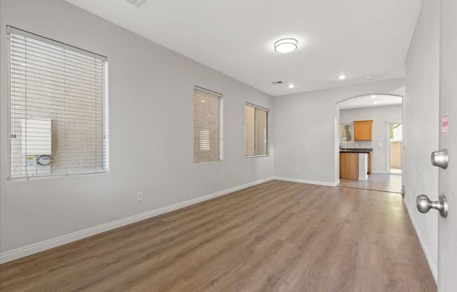 4bd Single Family Home with Large Backyard, Balcony, and No Carpet