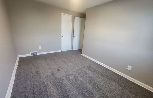 3 beds, 1 bath, 1,500 sqft, $1,300, Unit 1614-00