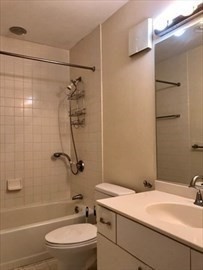 1 bed, 1.5 baths, 668 sqft, $2,100, Unit 202