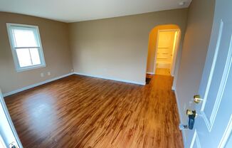 2 beds, 1 bath, $1,075