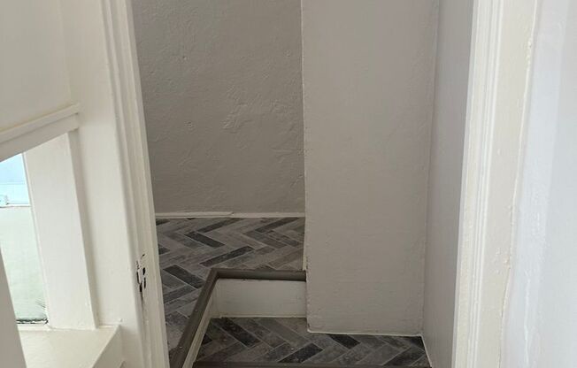 1 bed, 1 bath, 550 sqft, $1,225, Unit 23