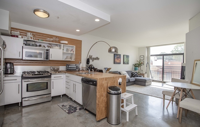 251 Heath St