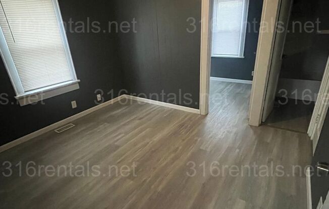 $745 - 2 bed 1 bath - Duplex