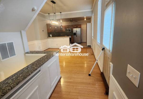 532 E 35 ST