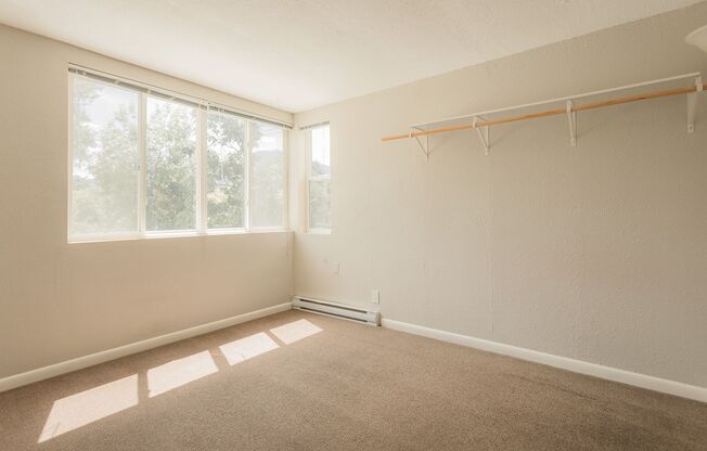 2 beds, 1 bath, 690 sqft, $2,800, Unit 210