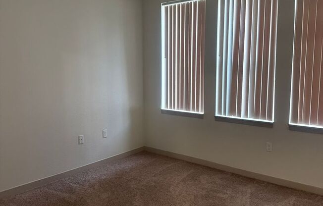 1 bed, 1 bath, 614 sqft, $1,350, Unit 4-103