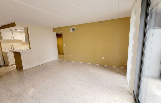1 bed, 1 bath, $2,100, Unit 402