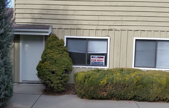 2 bedroom 4 plex