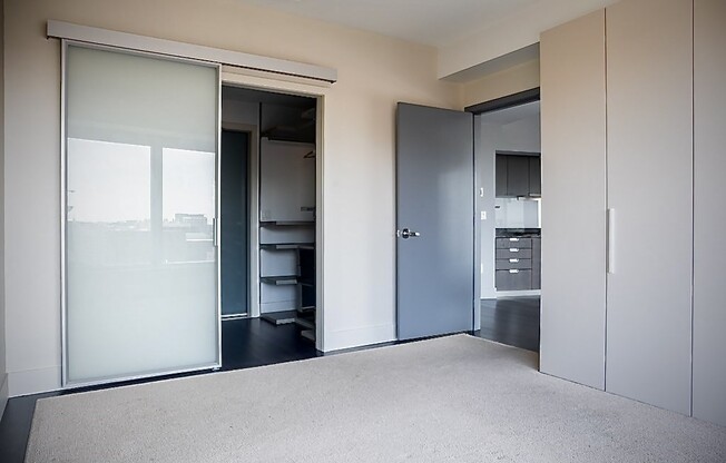 2 beds, 1.5 baths, 1,040 sqft, $6,000, Unit 16H