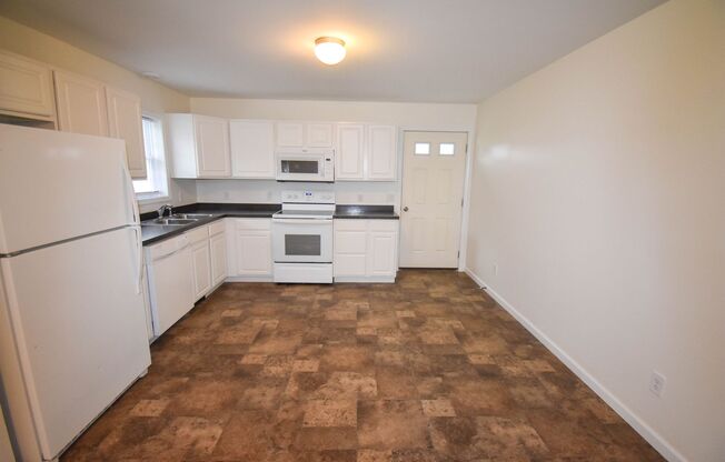 2 beds, 1 bath, 655 sqft, $985, Unit 1