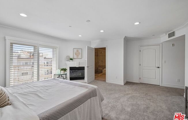 123 S Clark Dr # PH3