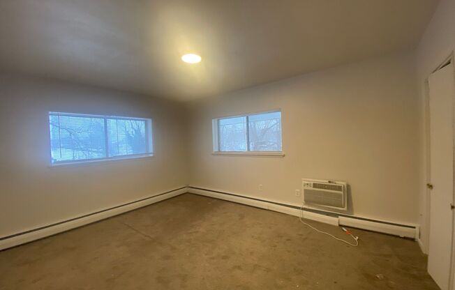 3 beds, 2 baths, 1,324 sqft, $1,450, Unit P02