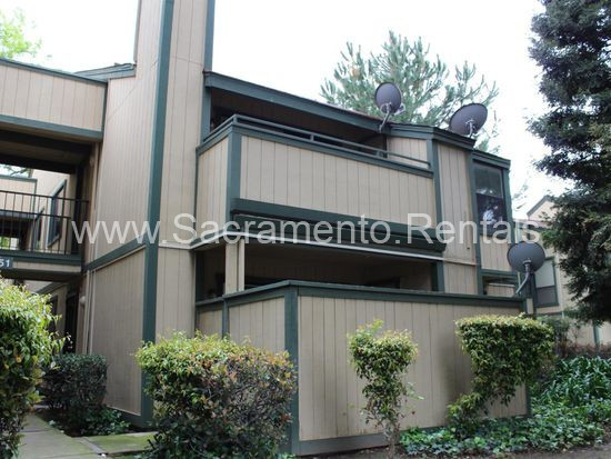 Wonderful 2bd/1+ba South Natomas Condo in Gated Community