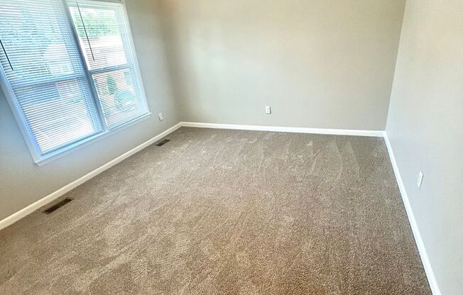 2 beds, 1.5 baths, 1,100 sqft, $1,090, Unit 716-D