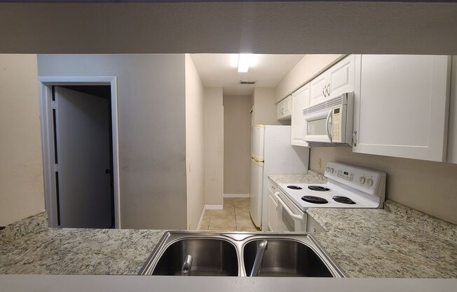 2 beds, 2 baths, $1,595