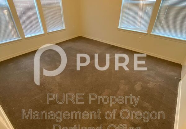 5490 SE MILWAUKIE AVE